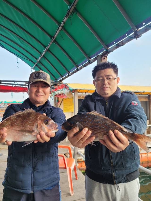 동검지기 바다낚시조황 > 동검레저바다낚시터 10월 3일 화요일 조황정보 : 낚시사랑  동검지기 바다낚시조황 > 동검레저바다낚시터  10월 3일... 