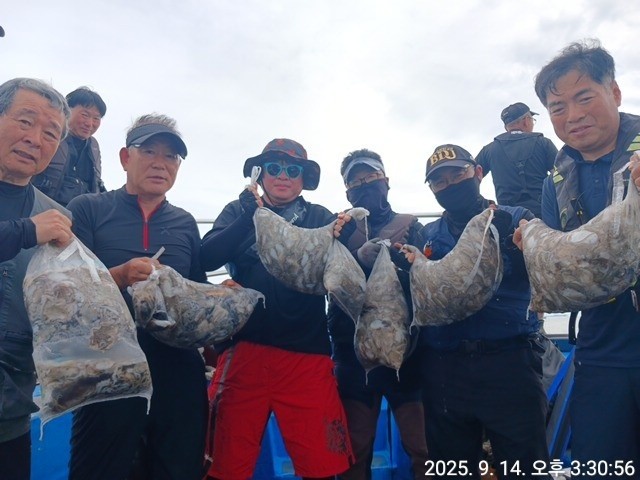 BandPhoto_2025_09_14_23_56_33.jpg